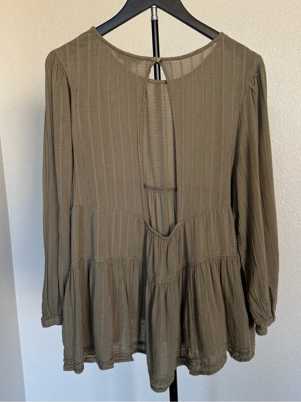 American Eagle Olive Open Back Boho Blouse M - Picture 3 of 10